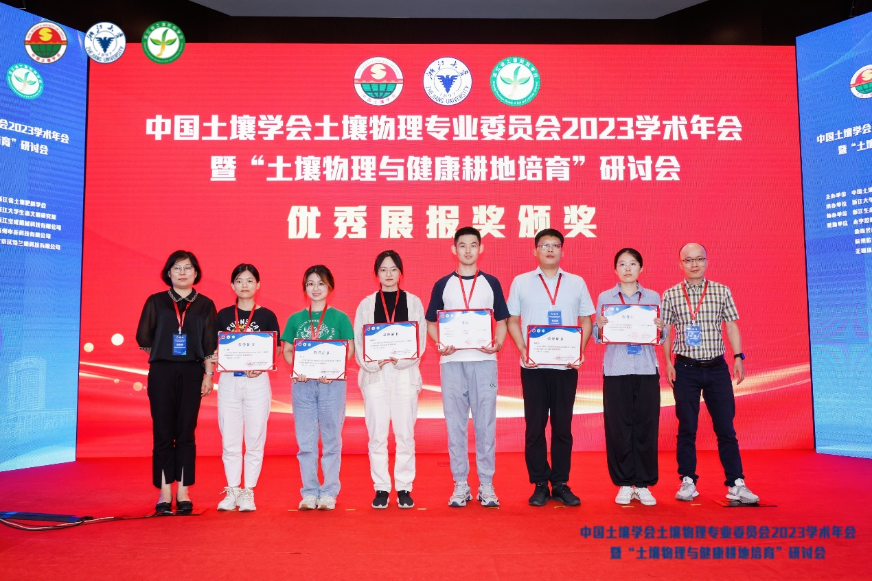 2b3c35ce5fb948808b1ff9621229b6e0.png 2b3c35ce5fb948808b1ff9621229b6e0.png